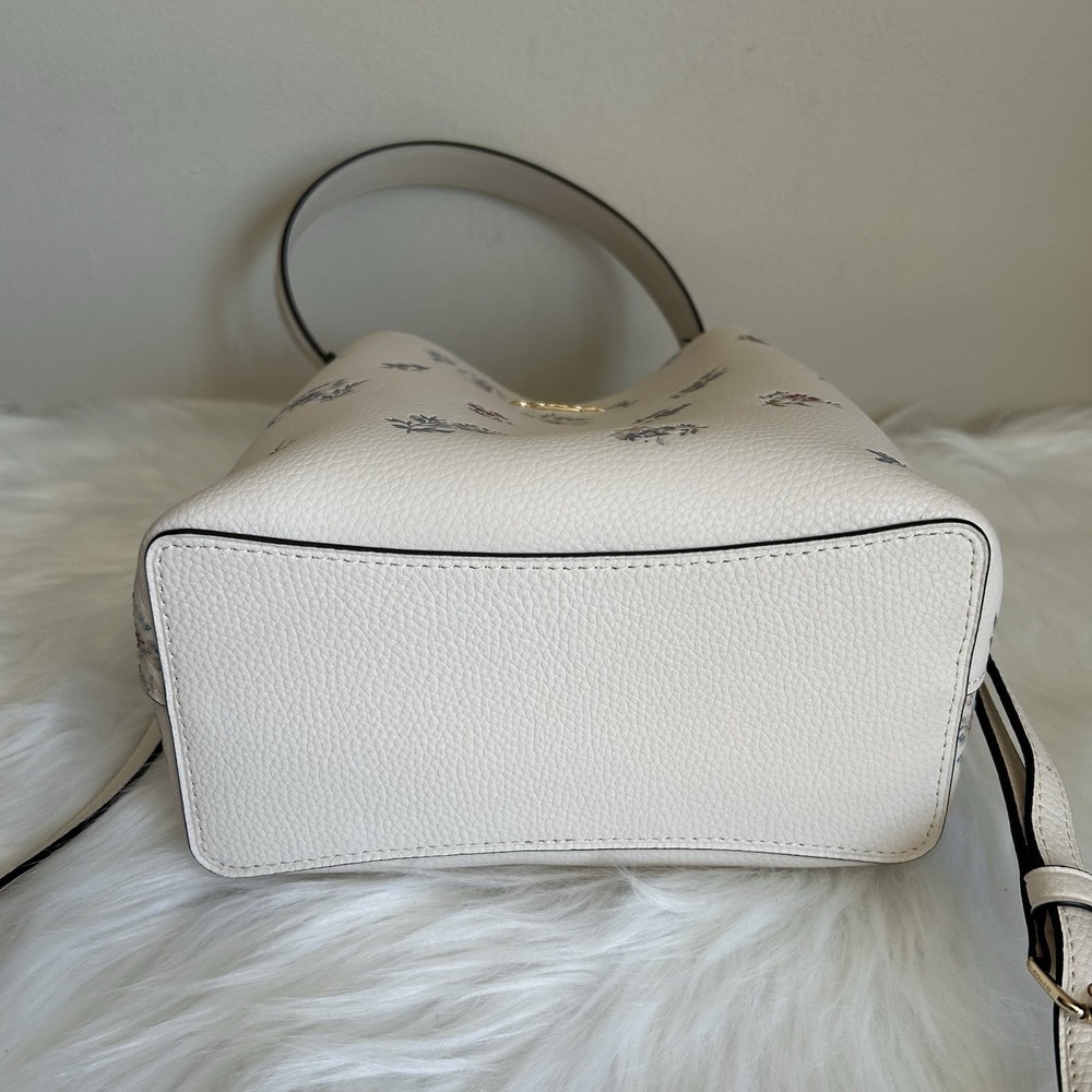 Coach Small Town Bucket Chalk White Floral Pebbled Leather Crossbody Excellent - Picture 3 of 14